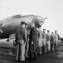 F102 02/12/1944 à Bron, le Ministre de l'Air du gouvernement de Charles de Gaulle, Charles Tillon. LES MARAUDERS B26 FRANÇAIS.