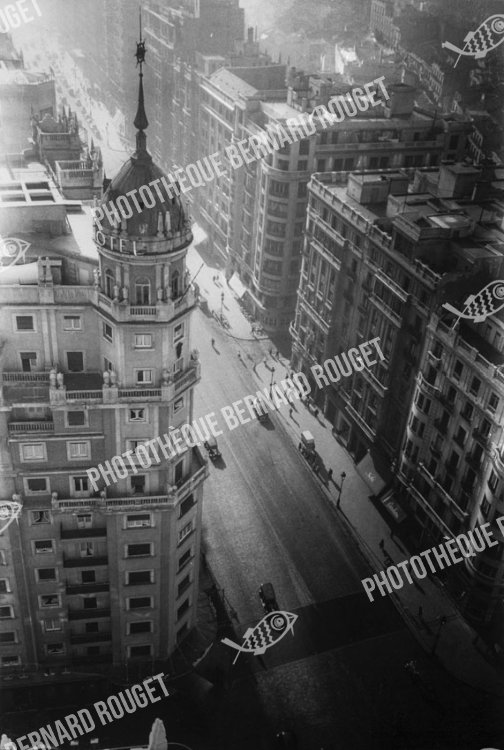 Madrid, 1957. Photothèque Bernard Rouget / © ADAGP Paris